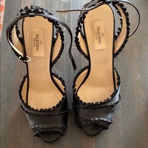 Valentino black 4inch open toe platform pumps. 38